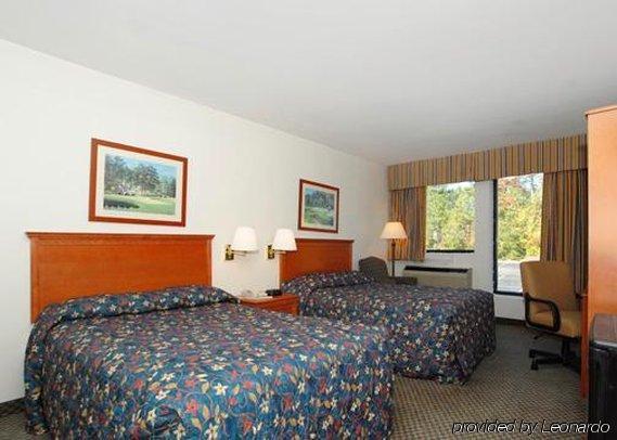 Econo Lodge & Suites Саутерн Пайнс Удобства фото